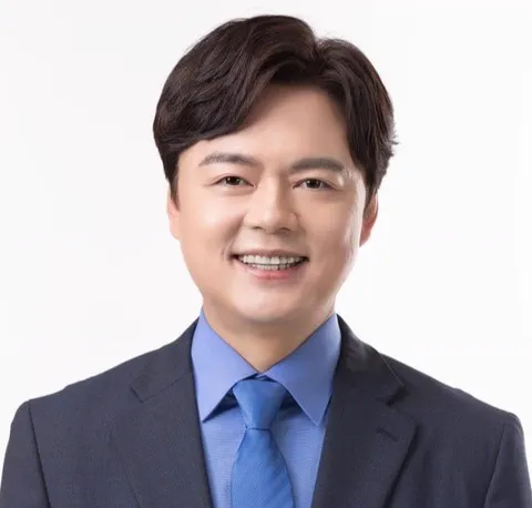 김현정 사진